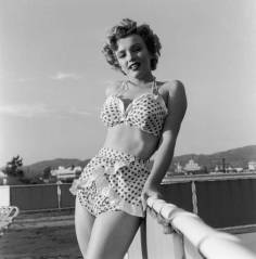 marilyn-monroe-in-swimsuit-1951